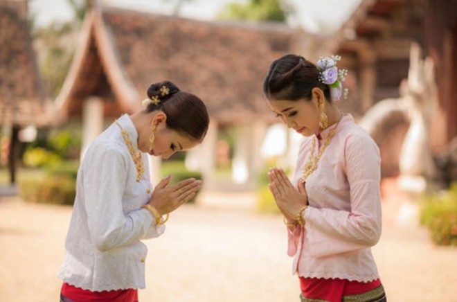 20 cách chào hỏi truyền thống của các nước trên thế giới | Travelmart.vn
