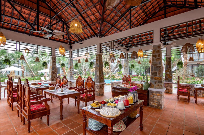 Nhà Hàng Celadon Restaurant ở Bai Dinh Garden Resort & Spa Ninh Binh | Ninh Bình | Travelmart.vn